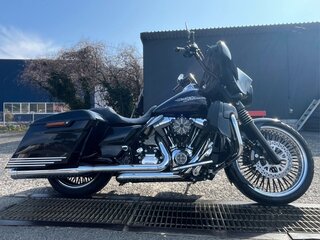 2013 Harley-Davidson Street Glide, чёрный, 1050000 рублей, вид 1