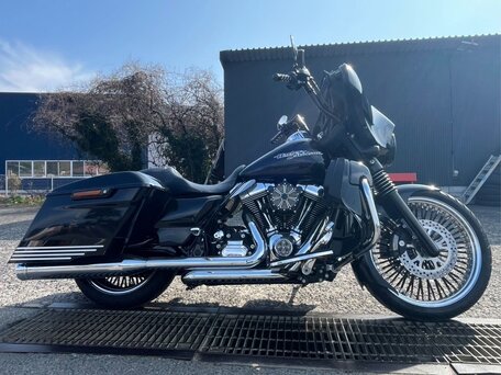 2013 Harley-Davidson Street Glide, чёрный, 1050000 рублей, вид 1