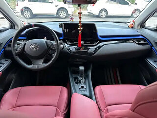 2024 Toyota C-HR M20C I Рестайлинг, белый, 2830070 рублей, вид 5