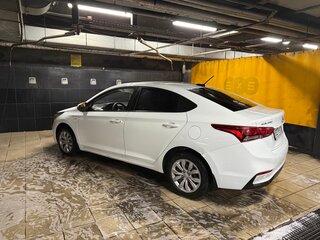 2018 Hyundai Solaris II, белый, 799999 рублей, вид 4