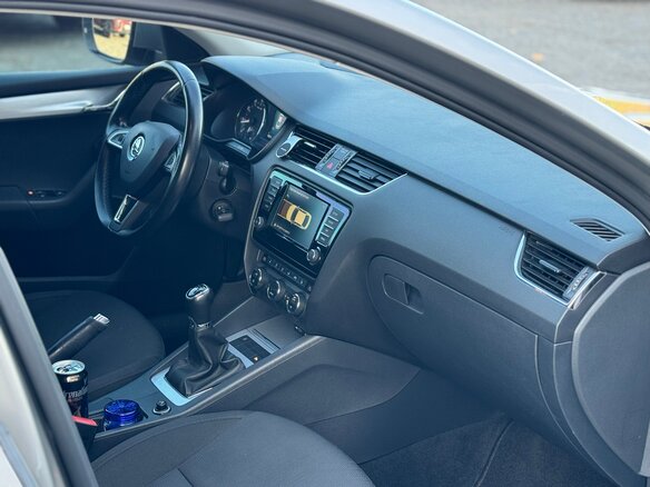 2016 Skoda Octavia III (A7), бежевый, 1250000 рублей - вид 11