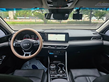 2023 Kia K5 III, белый, 2030000 рублей, вид 3