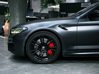 2018 BMW M5 VI (F90), серый, 7390000 рублей, вид 3
