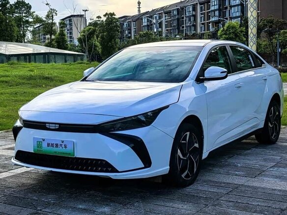 2024 Geely Geometry A Pro 430 km, белый, 1730000 рублей - вид 2