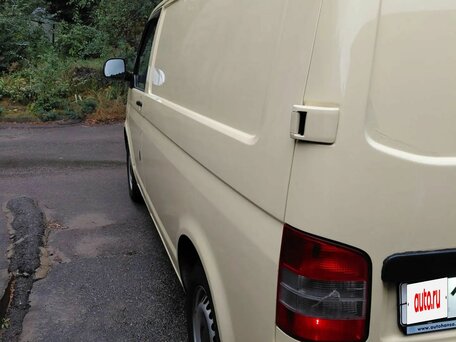 2010 Volkswagen Transporter, бежевый, 1560000 рублей, вид 5