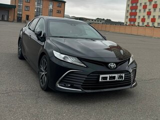 2021 Toyota Camry VIII (XV70) Рестайлинг, чёрный, 2850000 рублей, вид 1