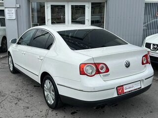2010 Volkswagen Passat B6, белый, 854000 рублей, вид 2