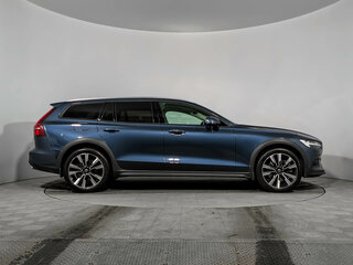 2020 Volvo V60 Cross Country II, голубой, 3890000 рублей, вид 4