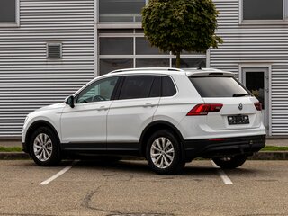 2017 Volkswagen Tiguan II, белый, 1995000 рублей, вид 4
