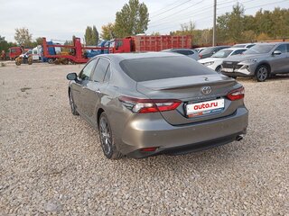 2022 Toyota Camry VIII (XV70) Рестайлинг, белый, 3870000 рублей, вид 4