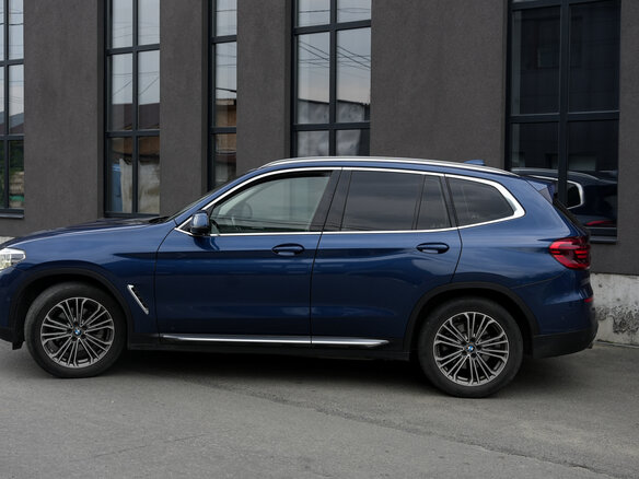 2018 BMW X3 20i xDrive III (G01), синий, 3730000 рублей - вид 2