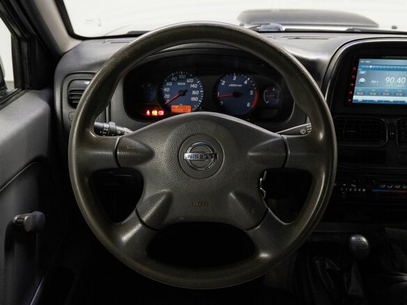 2010 Nissan NP300, серебристый, 1040000 рублей - вид 16