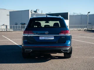 2021 Volkswagen Teramont I Рестайлинг, синий, 3849000 рублей, вид 5