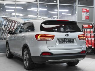 2017 Kia Sorento III Prime, серебристый, 2399000 рублей, вид 4