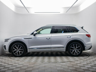 2020 Volkswagen Touareg III, белый, 4295000 рублей, вид 2