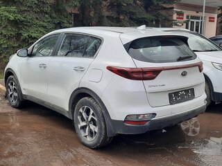 2022 Kia Sportage IV Рестайлинг, белый, 3500000 рублей, вид 3