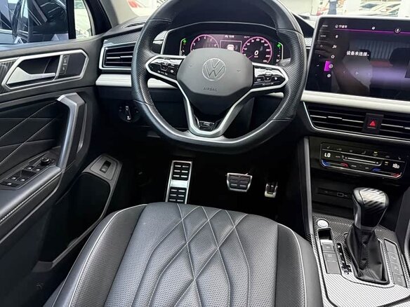 2022 Volkswagen Tiguan II Рестайлинг, чёрный, 2550111 рублей - вид 6
