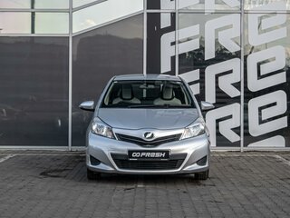 2012 Toyota Vitz III (XP130), серый, 900000 рублей, вид 3