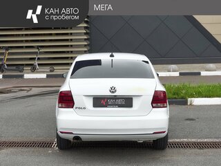 2018 Volkswagen Polo V Рестайлинг, белый, 1095000 рублей, вид 4