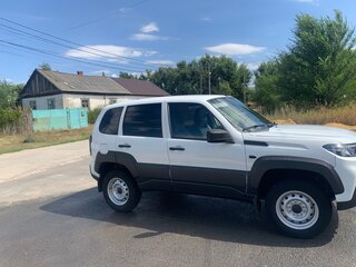 2024 Lada (ВАЗ) Niva Travel I, белый, 1002000 рублей, вид 2