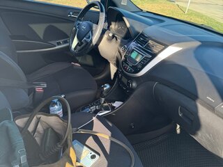 2012 Hyundai Solaris I, серебристый, 820000 рублей, вид 5