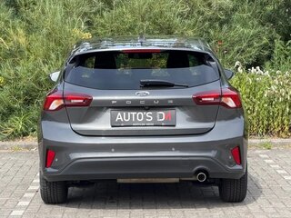 2022 Ford Focus IV Рестайлинг, серый, 2400000 рублей, вид 5