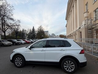 2021 Volkswagen Tiguan II Рестайлинг, белый, 2850000 рублей, вид 2