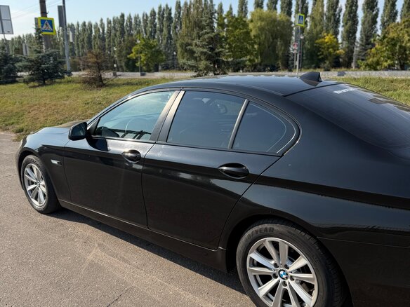 2012 BMW 5 серии 520i VI (F10/F11/F07), чёрный, 1690000 рублей - вид 7