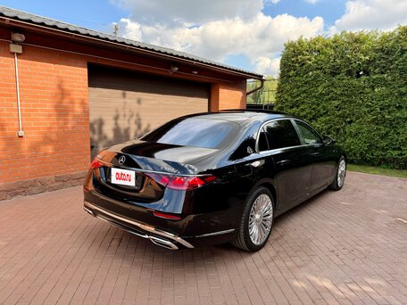2026 Mercedes-Benz Maybach S-Класс 580 II (Z223) Рестайлинг, чёрный, 35000000 рублей, вид 4