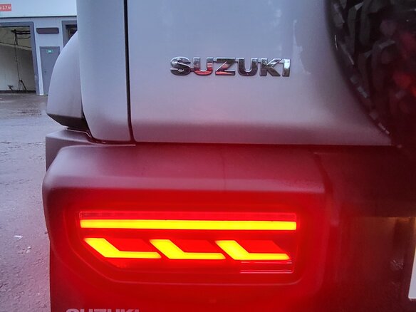 2021 Suzuki Jimny Sierra IV, серый, 2550000 рублей - вид 11