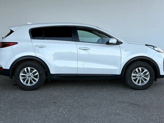 2019 Kia Sportage IV Рестайлинг, белый, 1805000 рублей, вид 4