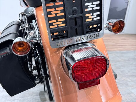 2008 Harley-Davidson Fat Boy, оранжевый, 1099000 рублей, вид 2