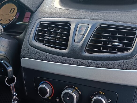 2012 Renault Megane III Рестайлинг, белый, 690000 рублей - вид 23