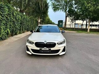 2022 BMW 1 серии 120i III (F52) Рестайлинг, белый, 1532400 рублей, вид 2