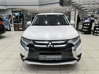 2017 Mitsubishi Outlander III Рестайлинг 2, белый, 1299000 рублей, вид 2