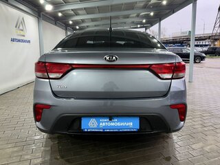 2019 Kia Rio IV, серый, 1449000 рублей, вид 4