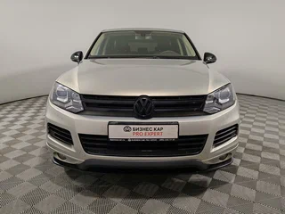 2012 Volkswagen Touareg II, серебристый, 1939000 рублей, вид 2