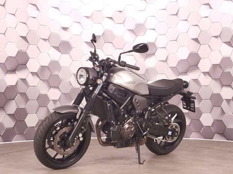 2018 Yamaha XSR700, серый, 649000 рублей, вид 2
