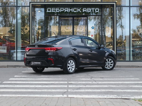 2018 Kia Rio IV, чёрный, 1415000 рублей, вид 3