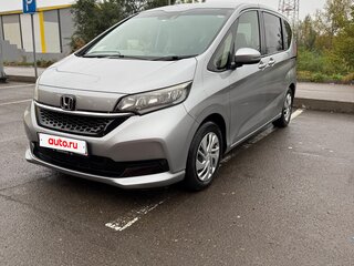 2019 Honda Freed II Рестайлинг, серебристый, 1500000 рублей, вид 1