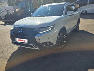 2021 Mitsubishi Outlander III Рестайлинг 3, белый, 2470000 рублей, вид 1
