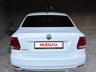2015 Volkswagen Polo V Рестайлинг, белый, 870000 рублей, вид 4