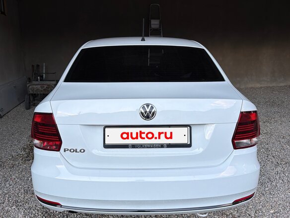 2015 Volkswagen Polo V Рестайлинг, белый, 870000 рублей - вид 3