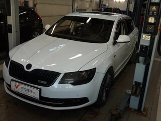 2014 Skoda Superb II Рестайлинг, белый, 880000 рублей, вид 1
