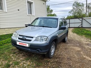 2020 Chevrolet Niva I Рестайлинг, серебристый, 800000 рублей, вид 1