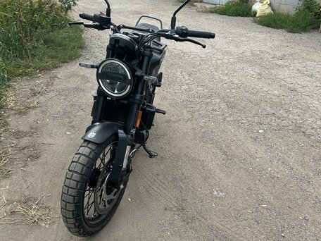 2022 Husqvarna Svartpilen 401, чёрный, 550000 рублей, вид 2