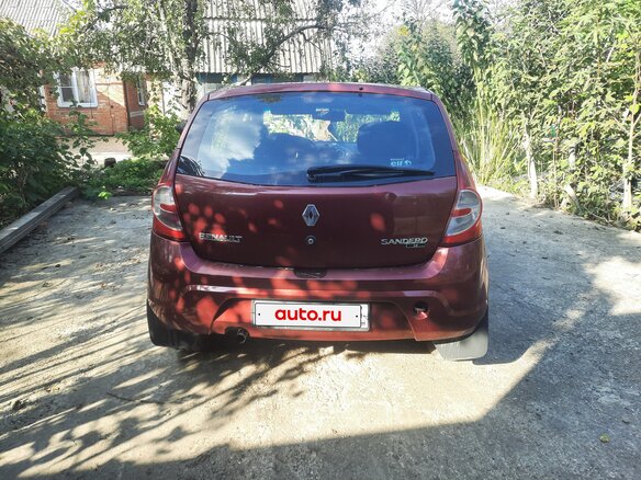 2011 Renault Sandero I, красный, 370000 рублей - вид 6