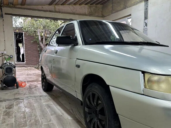 2002 Lada (ВАЗ) 2110, серебристый - вид 2