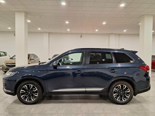 2021 Mitsubishi Outlander III Рестайлинг 3, синий, 1900000 рублей, вид 3