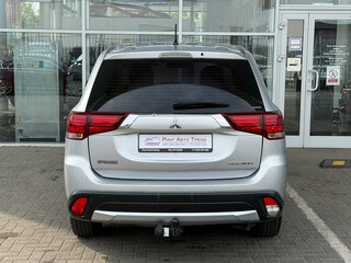 2015 Mitsubishi Outlander III Рестайлинг 2, серебристый, 1619000 рублей, вид 4